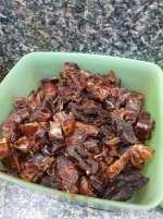 125 grams pitted dates, coarsely chopped